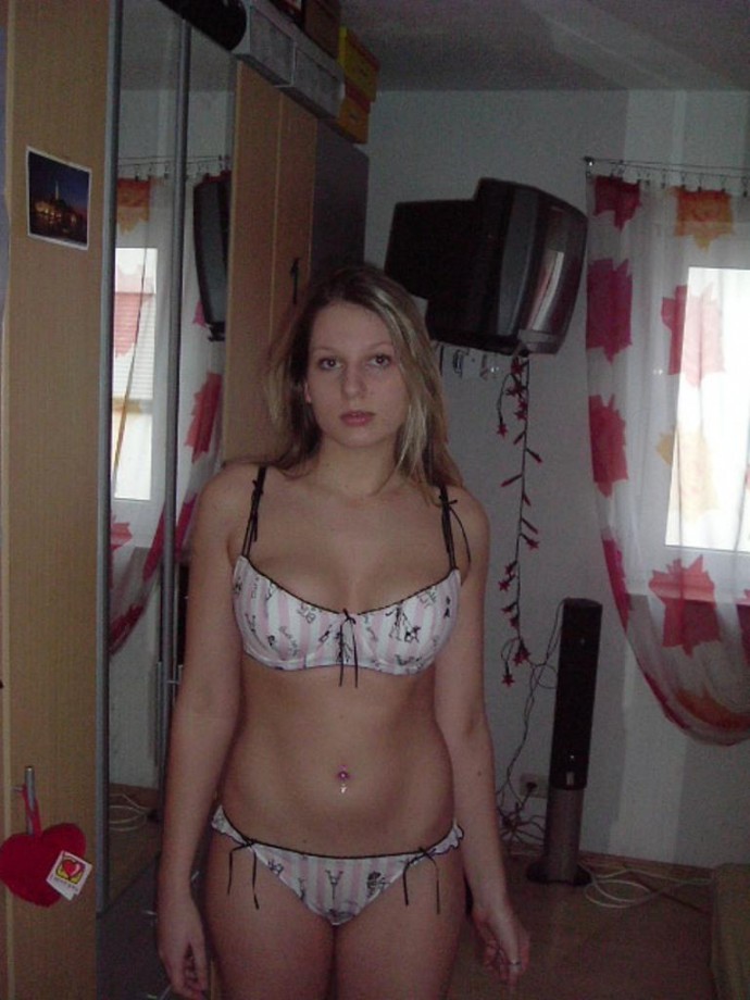 A hot blond amateur girl 