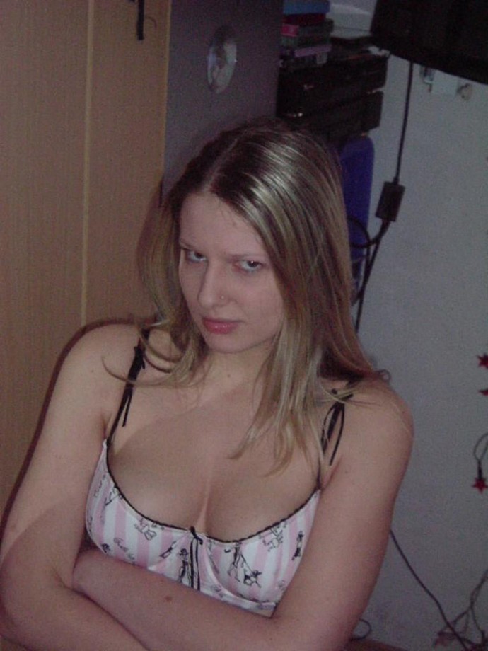 A hot blond amateur girl 