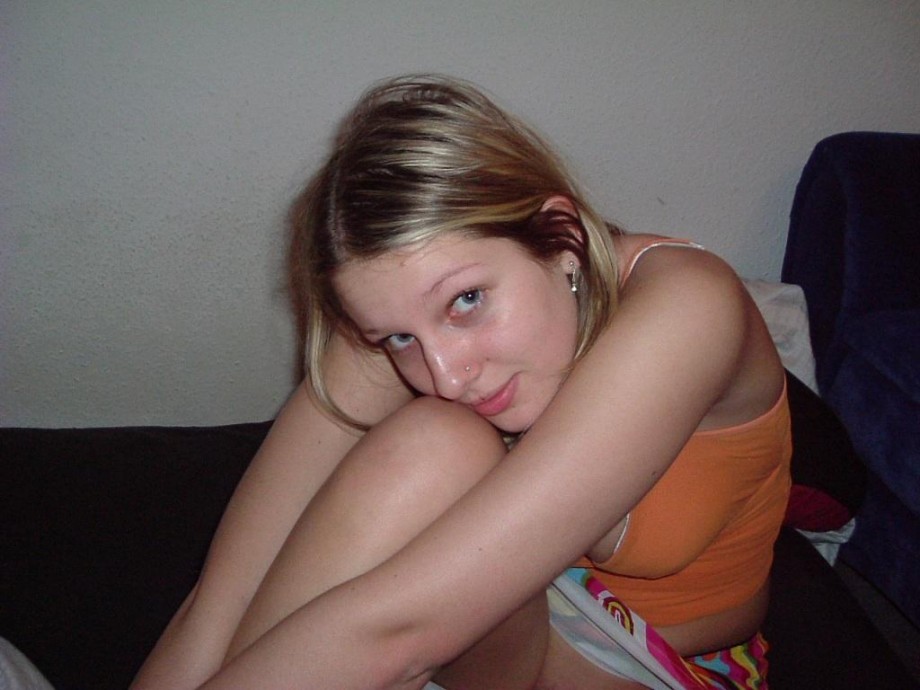 A hot blond amateur girl 