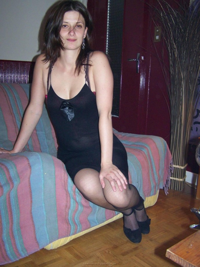 Nice amateur - nadine is a very horny girl