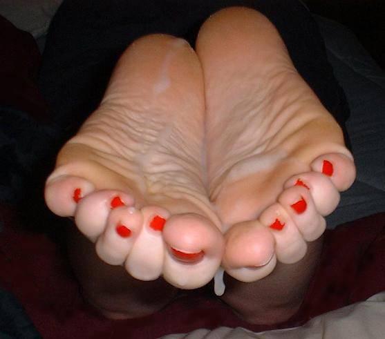Feet and footjob pictures 
