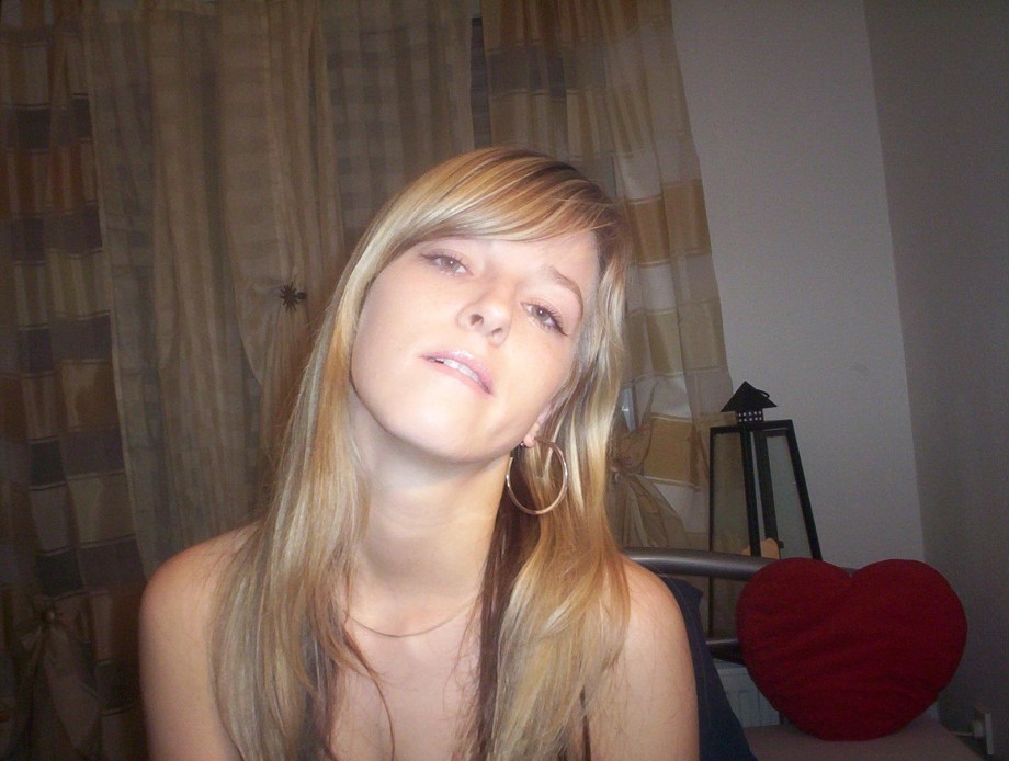 Amateur skinny blonde teen