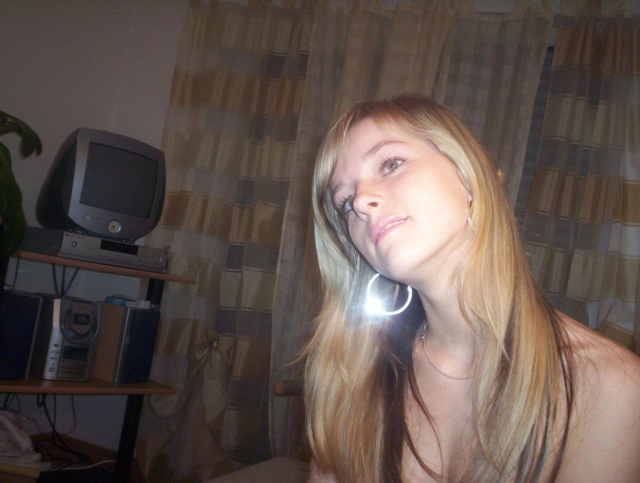 Amateur skinny blonde teen