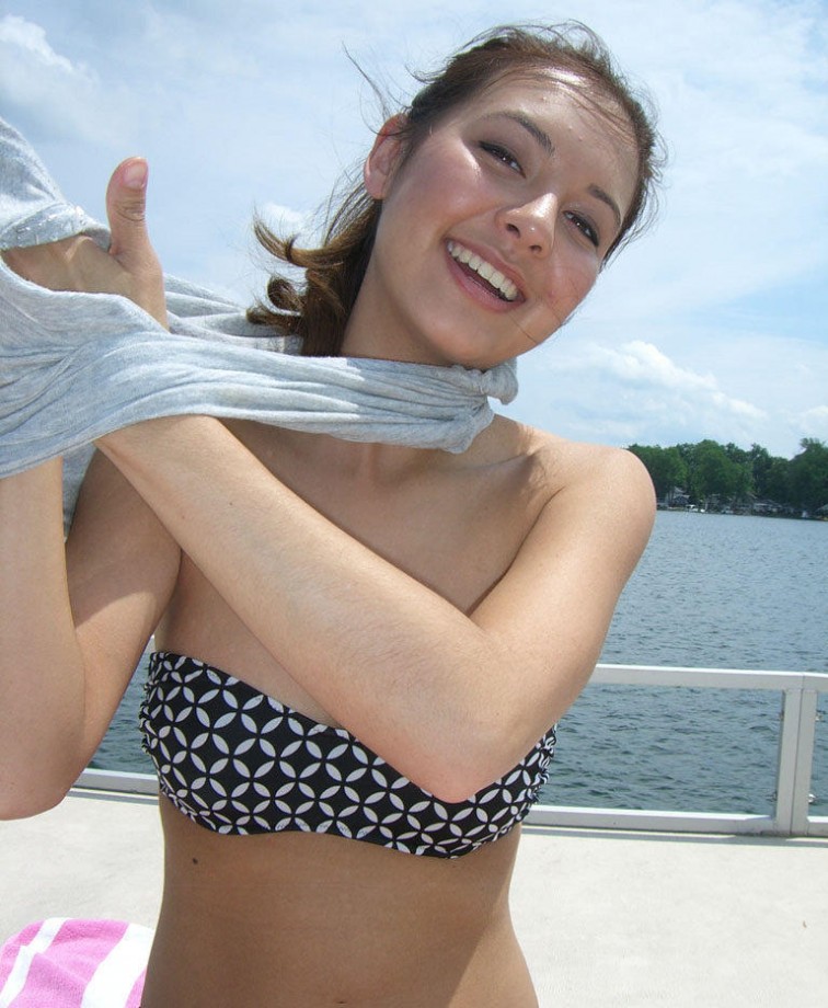 Amateur sweet teen girl