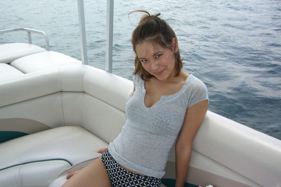 Amateur sweet teen girl