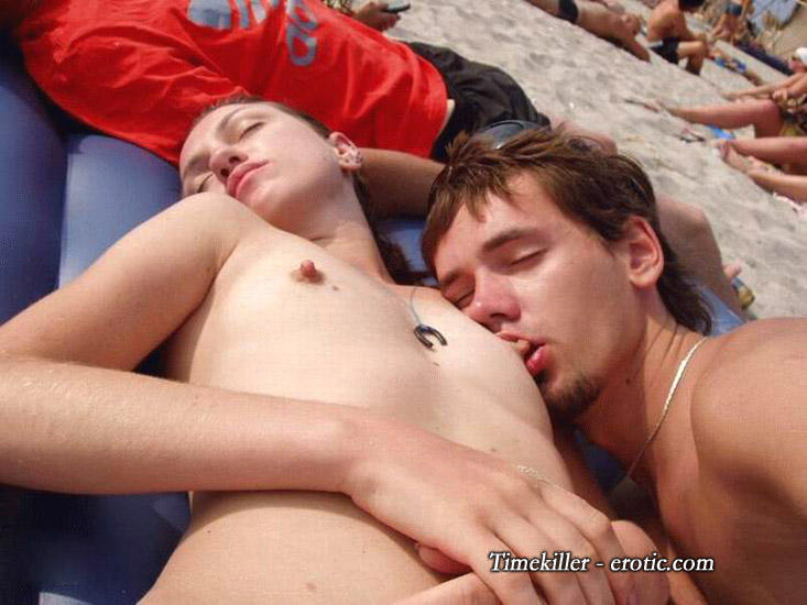 Beach amateurs topless - young girls no.07 