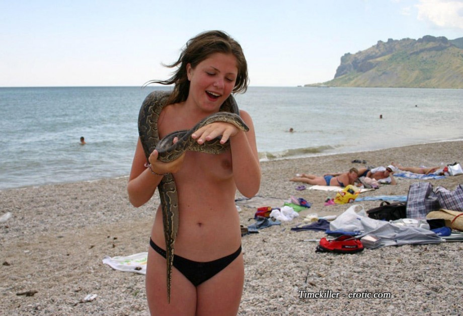 Beach amateurs topless - young girls no.07 