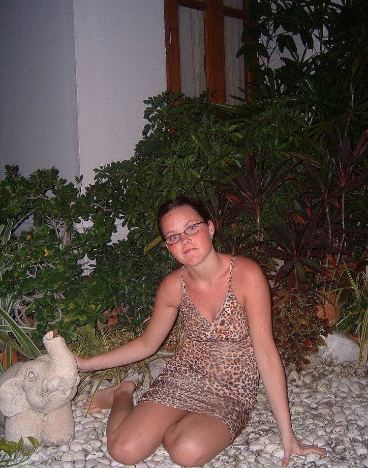 Amateur girlfriend anna on holiday