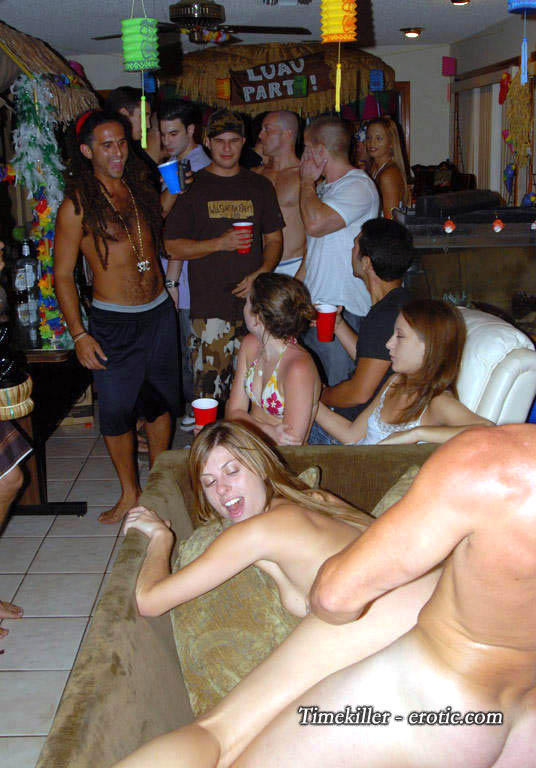 Young and drunk teenagers girls at party m50