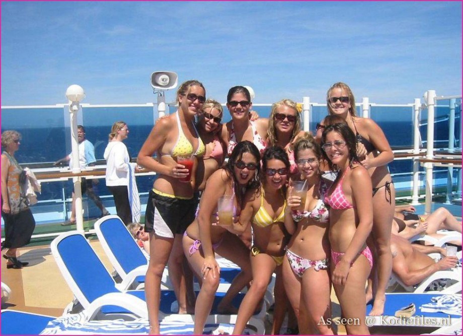 9 girls group shot topless - stolen nude vacation 