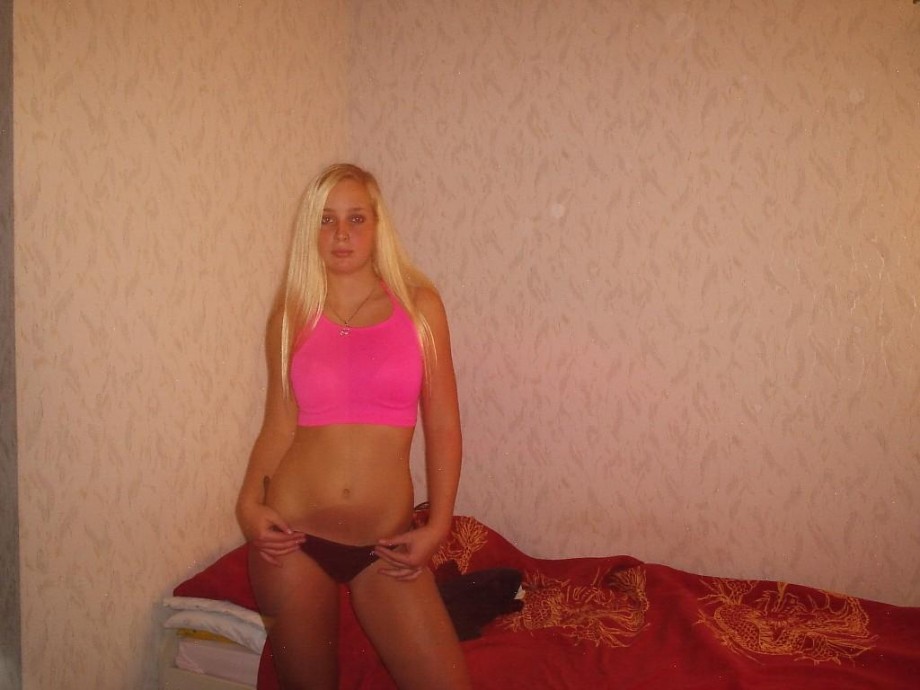 Hot blonde naked teen girlfriend