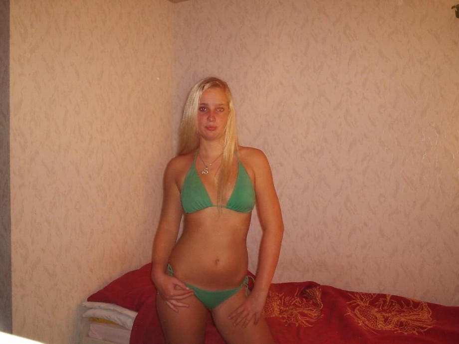 Hot blonde naked teen girlfriend