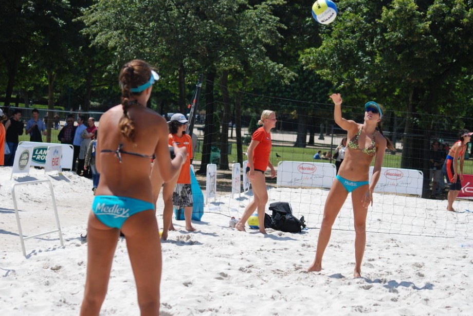 Beach volleyball ass shots 
