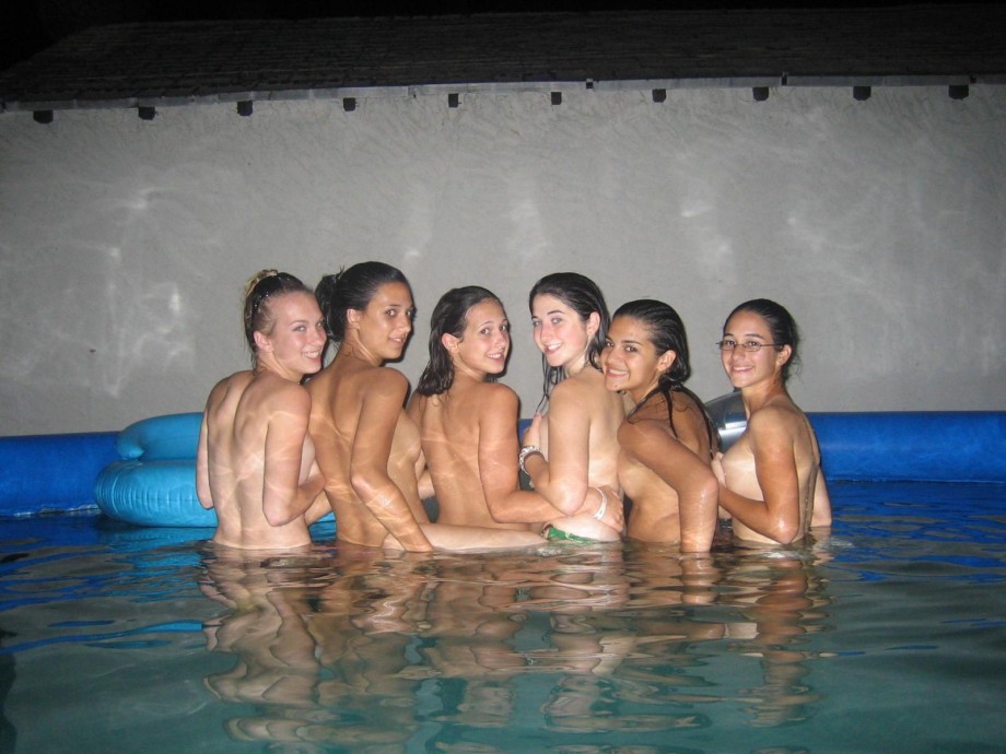 Young naked teen amateurs in pool