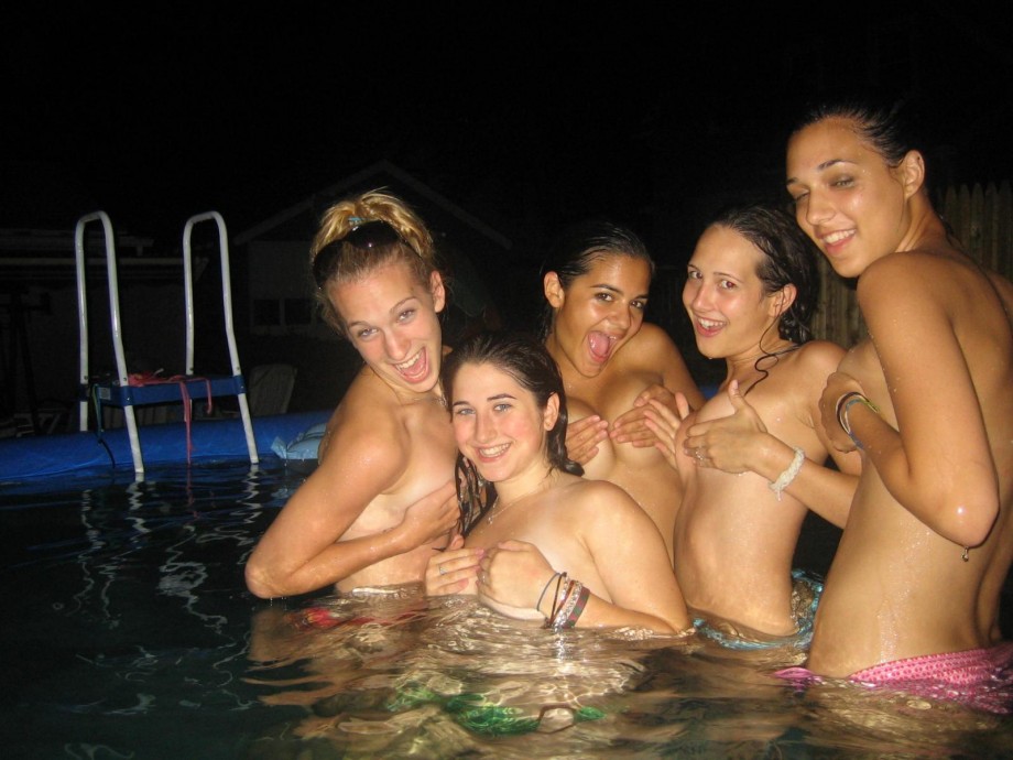 Young naked teen amateurs in pool