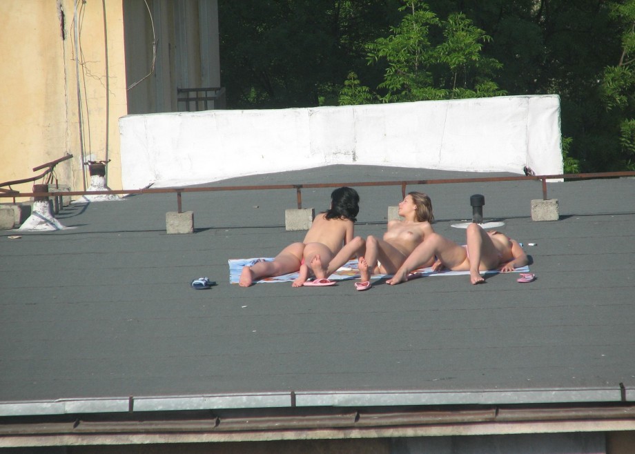 Spycam - nude girls on the roof