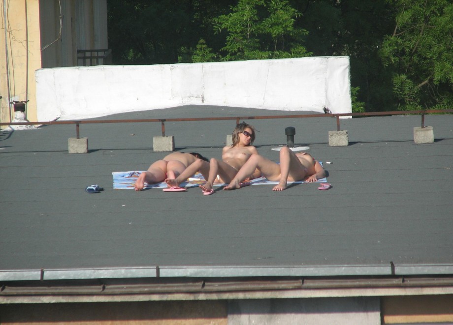 Spycam - nude girls on the roof