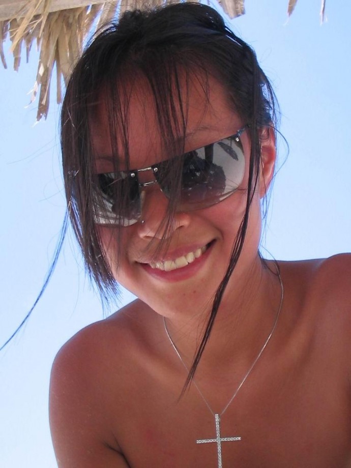 Asian girl on holiday - topless pics