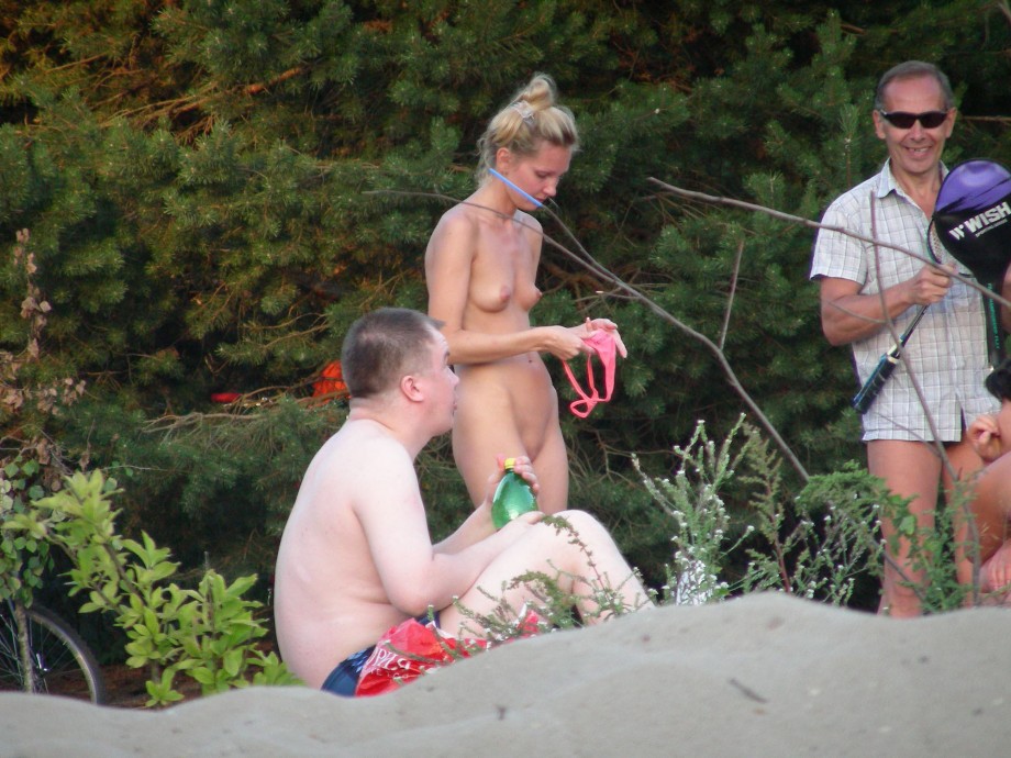 Amateur nudist camping  -  voyeur pics