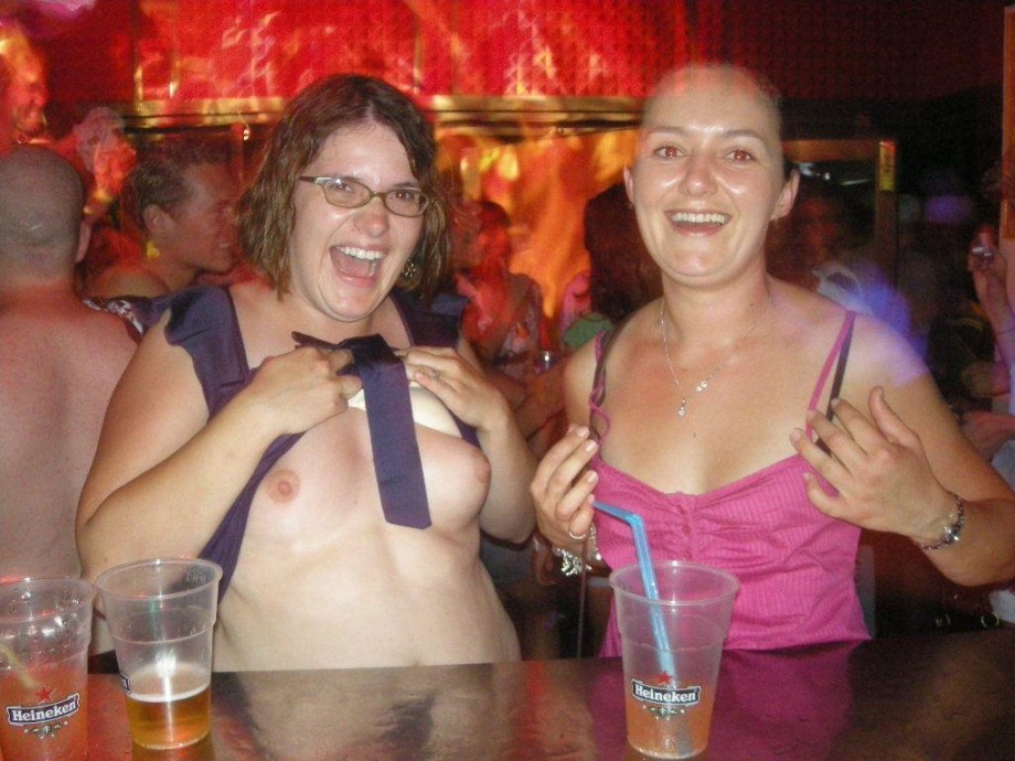 Topless titties in downtown bars 