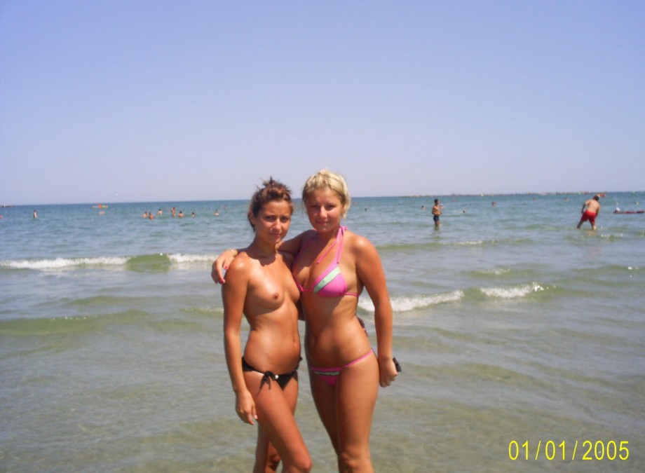 Two hot vacation beautys at the beach