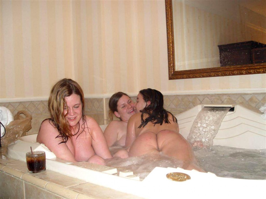 Young amateurs girl in bath no.02 