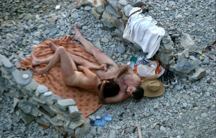 Beach voyeur - couples having fun fuck