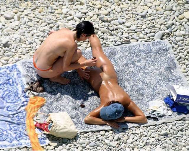 Beach voyeur - couples having fun fuck