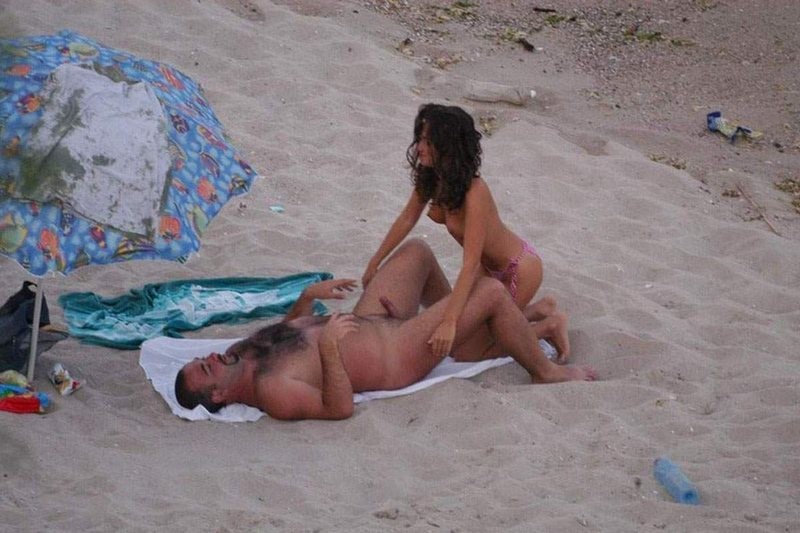 Beach voyeur - couples having fun fuck