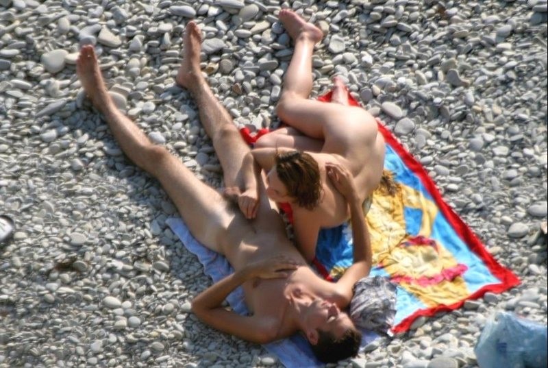 Beach voyeur - couples having fun fuck