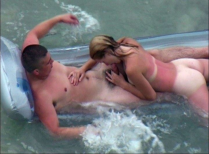 Beach voyeur - couples having fun fuck