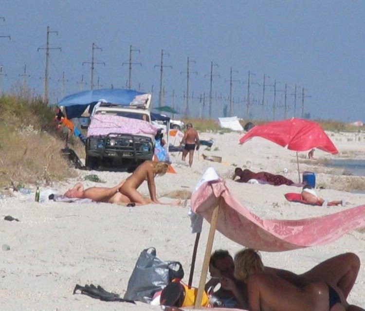 Beach voyeur - couples having fun fuck