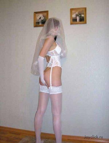 Russian brides pose 