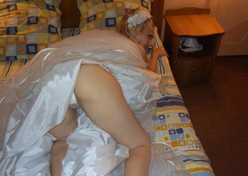 Russian brides pose 