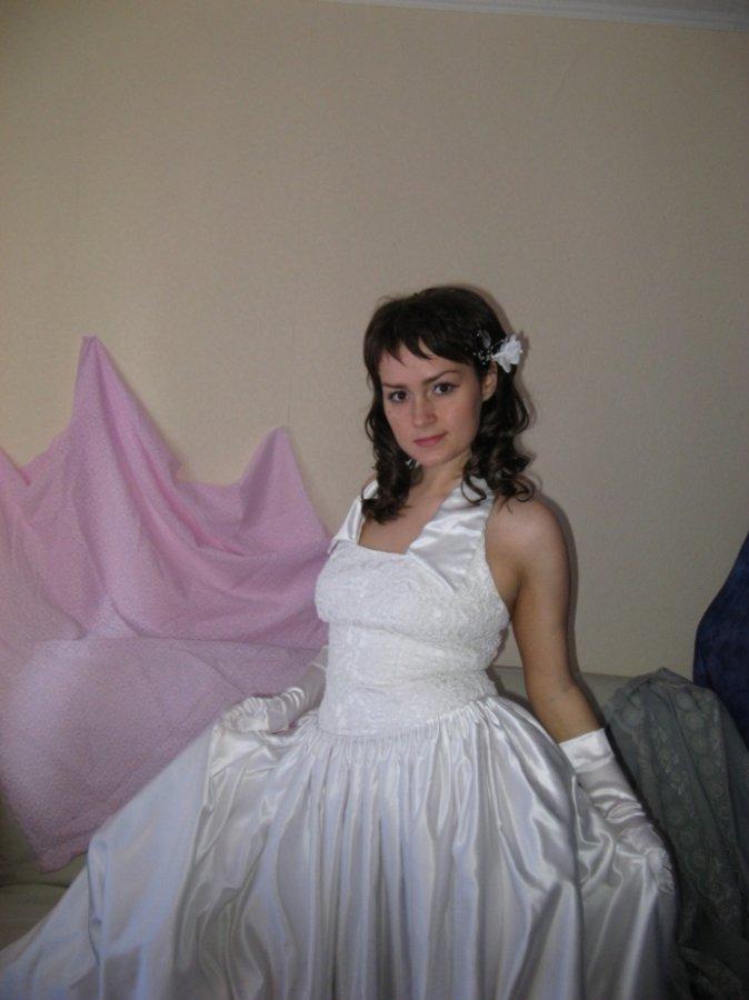 Russian brides pose 