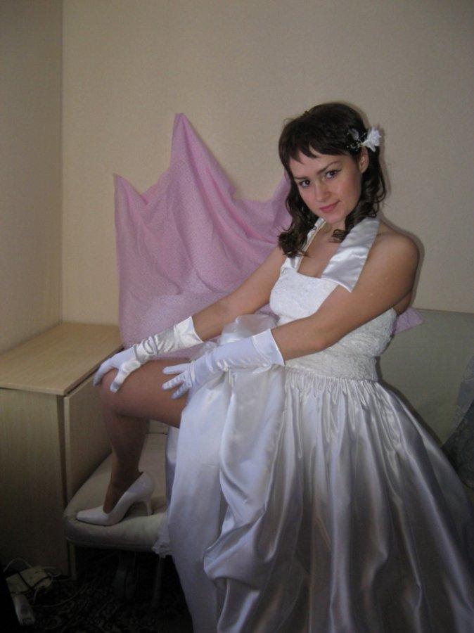 Russian brides pose 