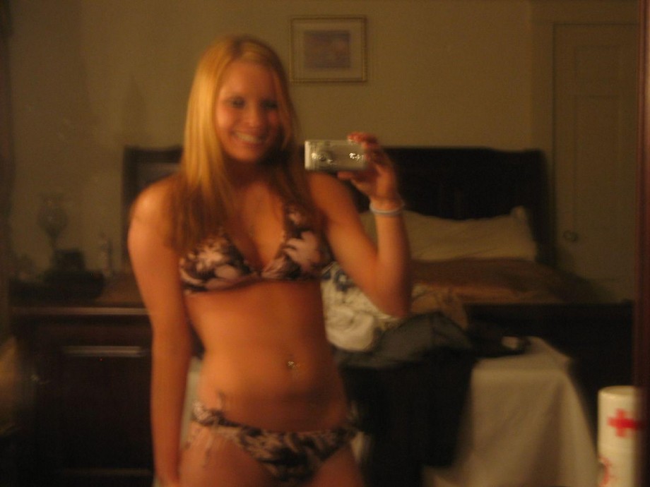 Selfshot - girlfriend flashing 