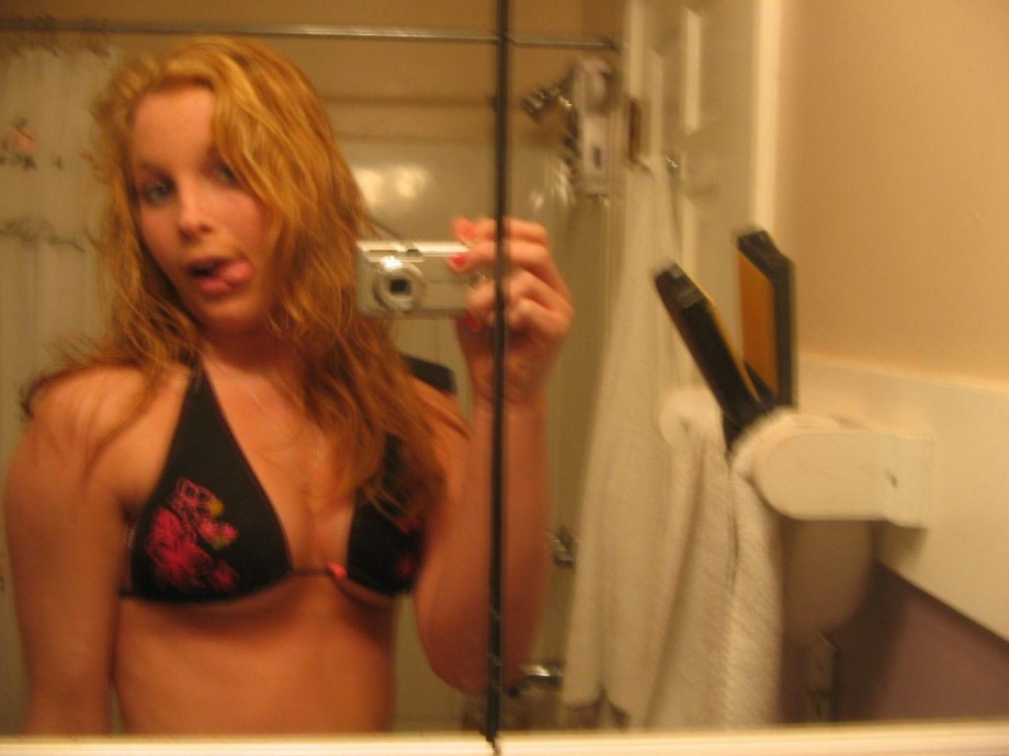 Selfshot - girlfriend flashing 