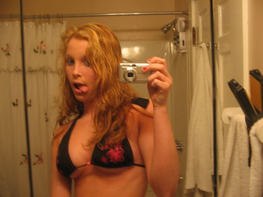 Selfshot - girlfriend flashing 