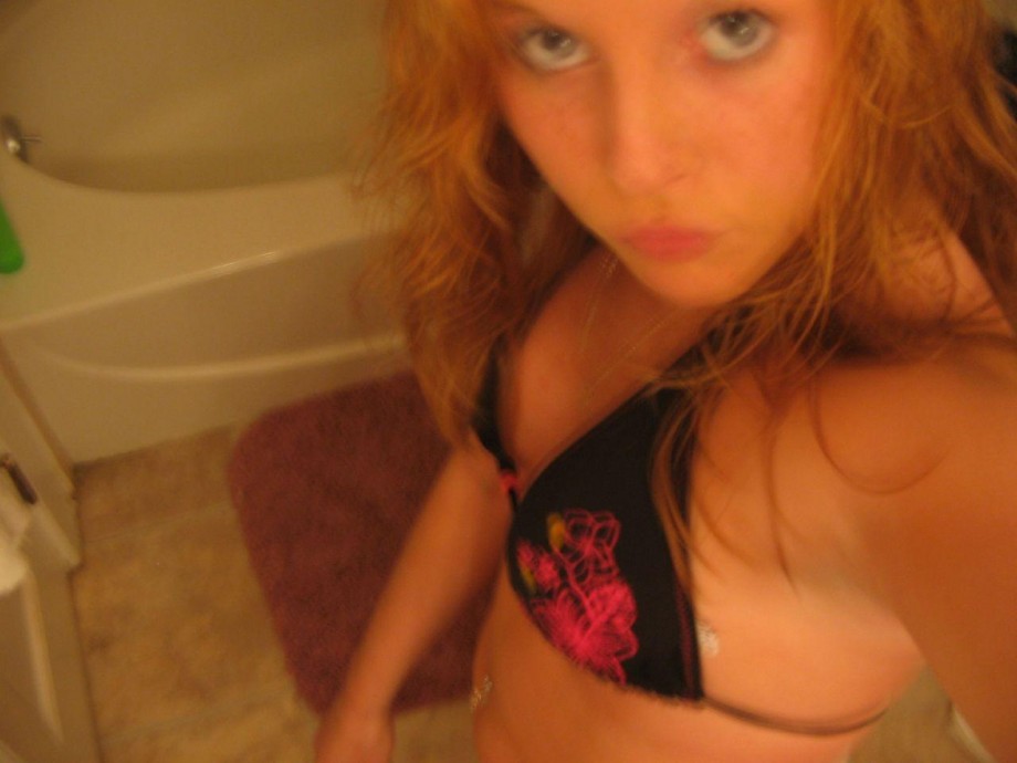 Selfshot - girlfriend flashing 