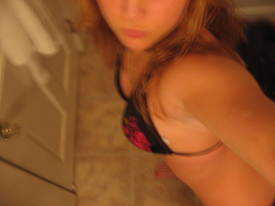 Selfshot - girlfriend flashing 