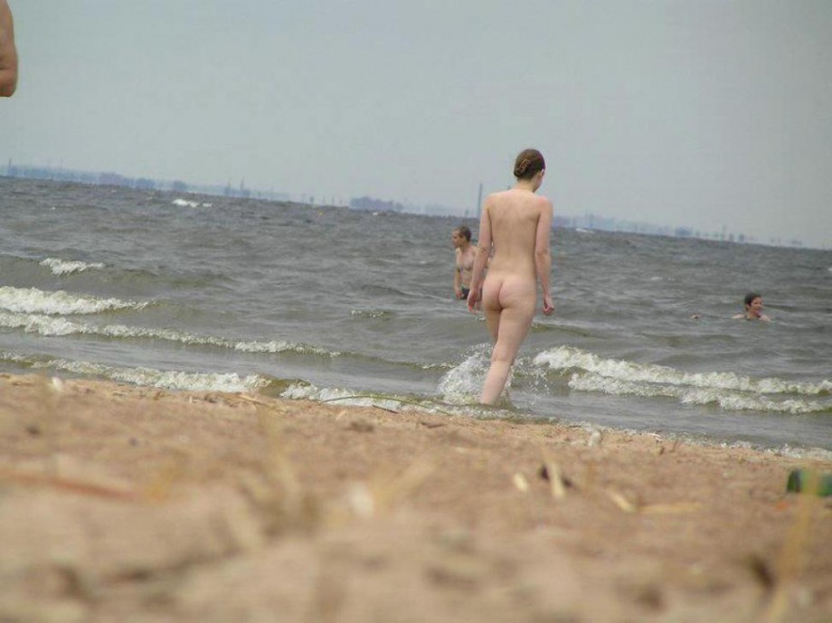 I love the nudist beach 