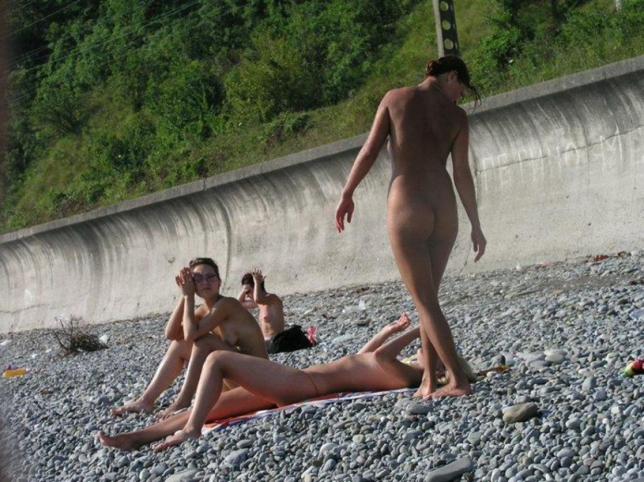 I love the nudist beach 