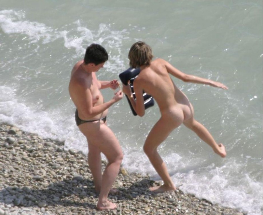 I love the nudist beach 