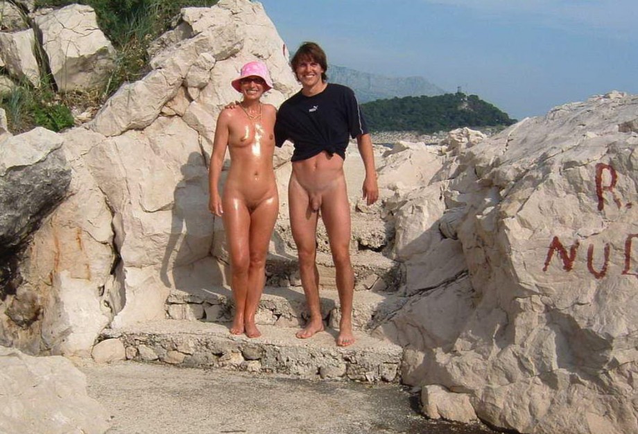 I love the nudist beach 