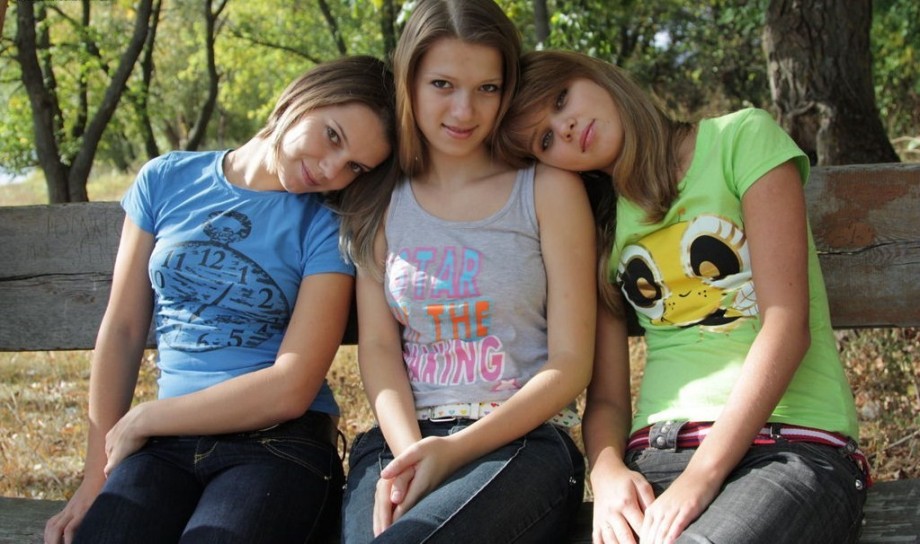 Three lesbian girls