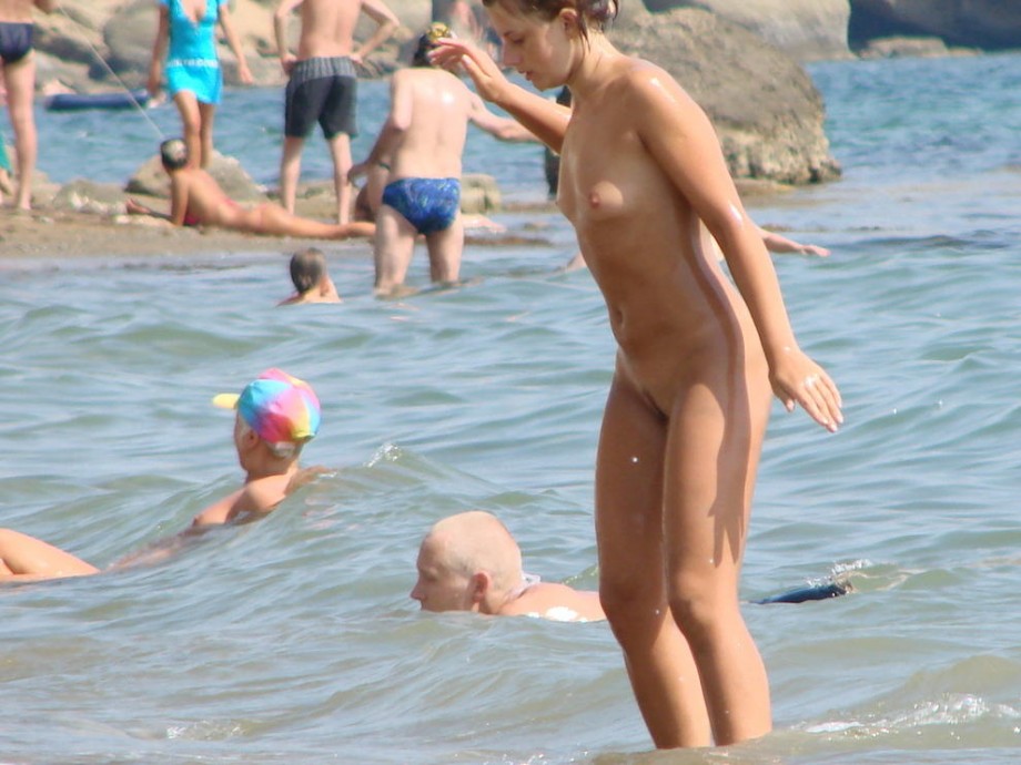 The naked beach 353 