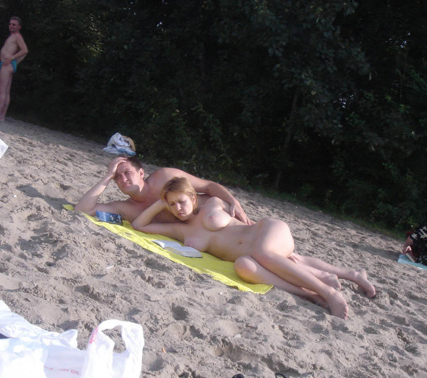 The naked beach 352