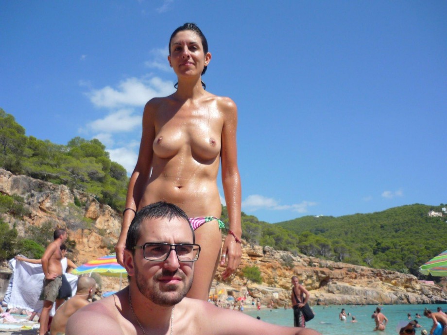 Pikotop - topless top girls at beach