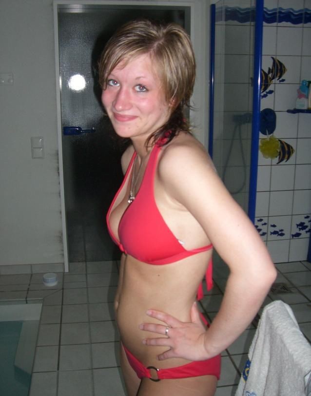German girlfriend poses naked